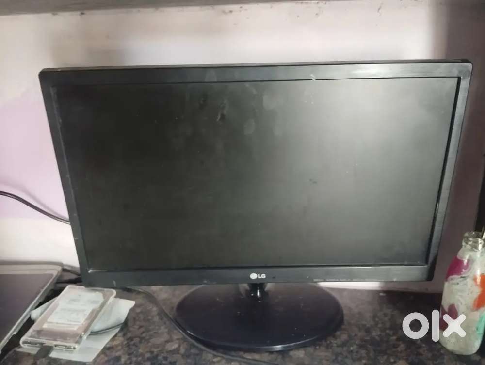 Lg 20 Inch LCD hd moniter and sony. car  amplifier