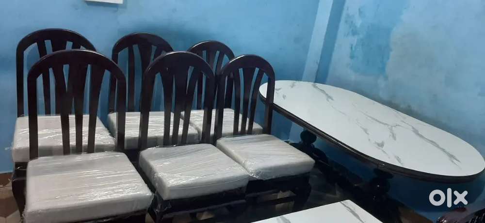 Dining table with 6 chair Like New for sale