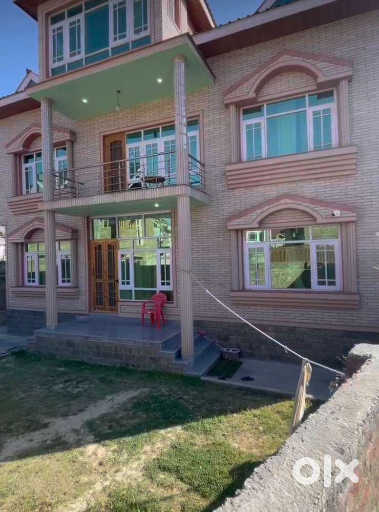 Beautifull villa on Sale Budshahnagar natipora