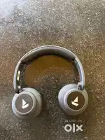 Headphone boat
