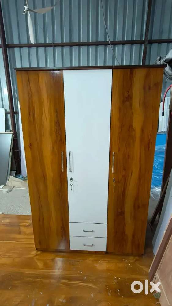 Factory outlet: brand new 3 door wardrobe at reasonable price