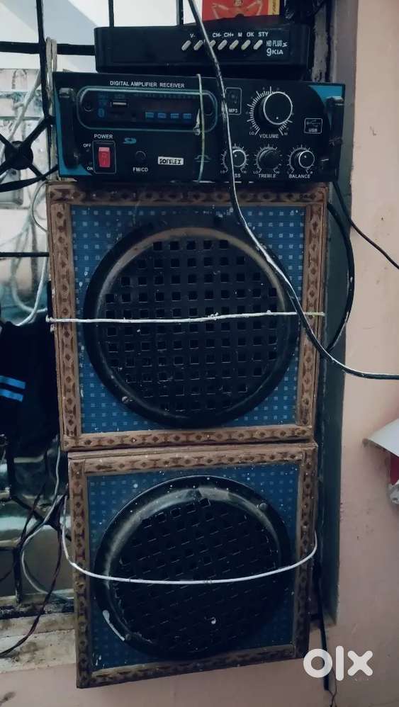 80 vat double ic Amplifier and 2 box 8 inch