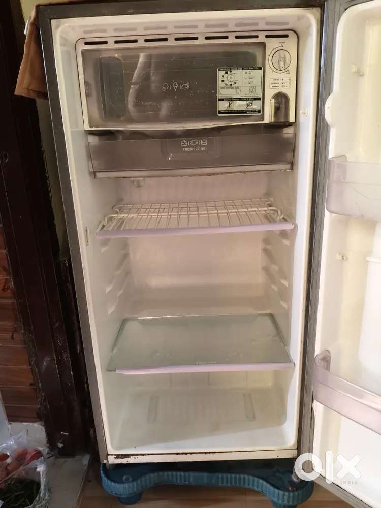 LG fridge for selling and in good condition and no other issues in use