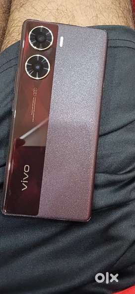 Vivo v29e  22days hoyeche new condition phone glass cover sob lagano