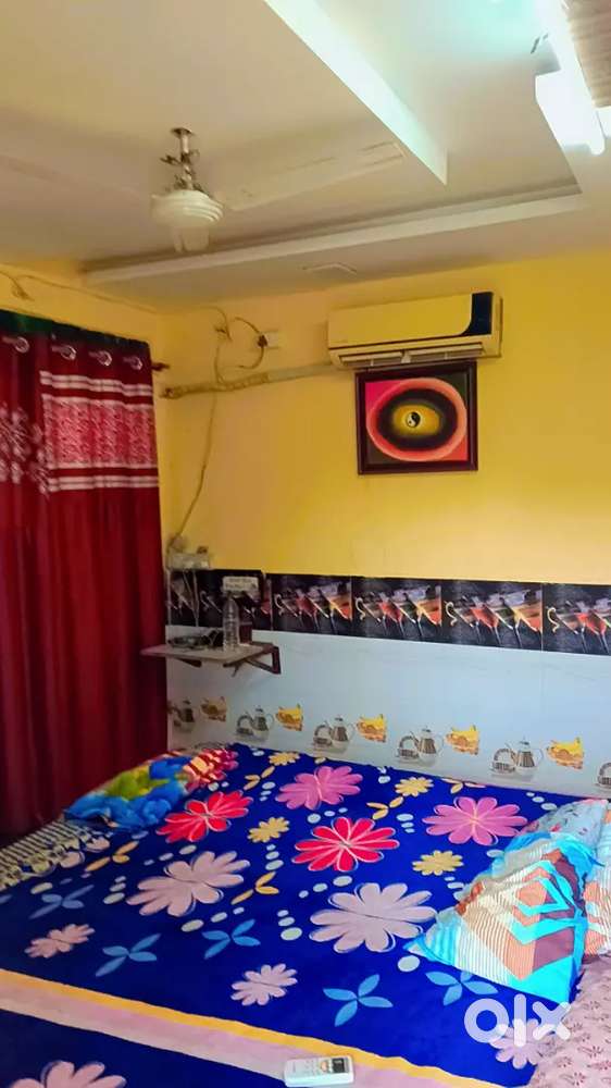 Roommate  and pg required