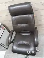 Good looking office chaire