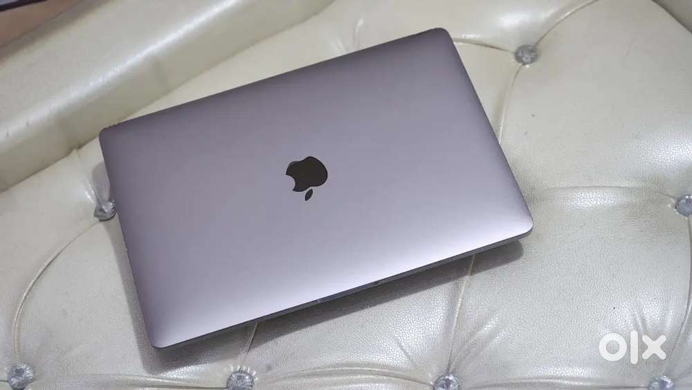 M1 Apple Macbook Pro 16GB Ram 256gb Apple SSD 2022 Manufacturing