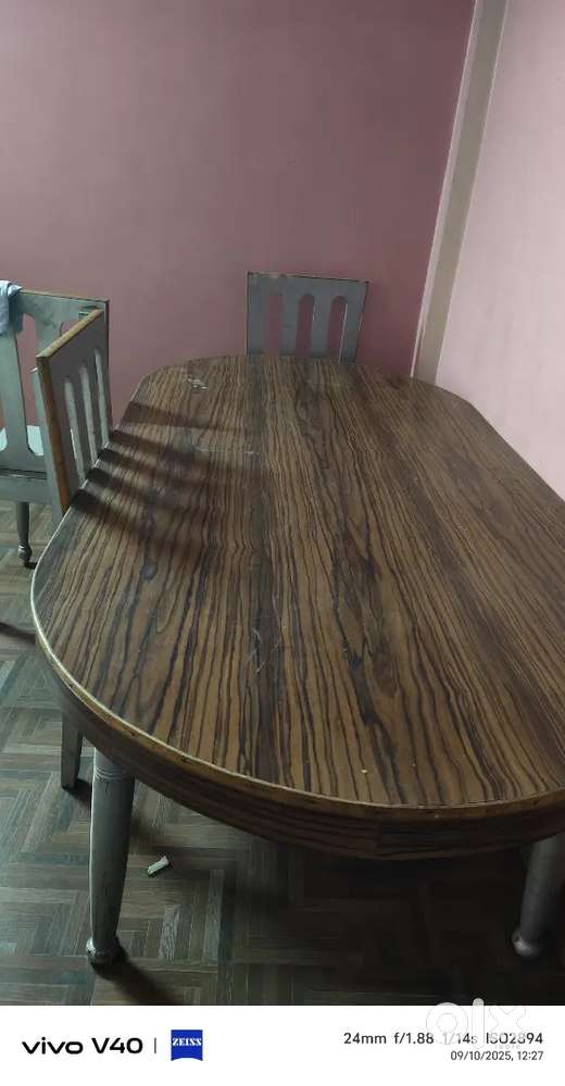 Dining table with 6 chair
