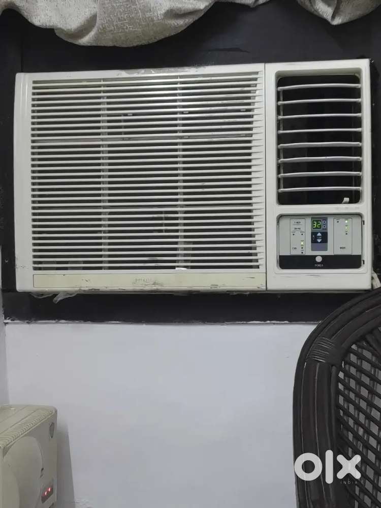 Hitachi AC 1 Ton Window AC