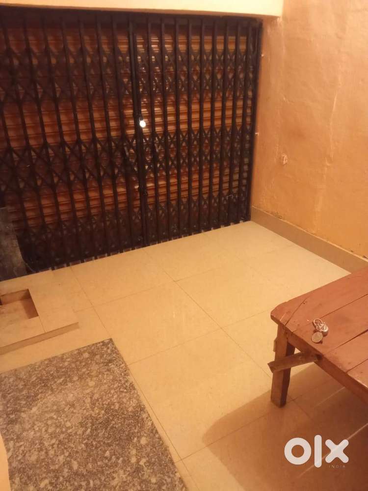 1Single Room rent in Harmu Housing Colony