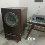 2 subwoofers and box