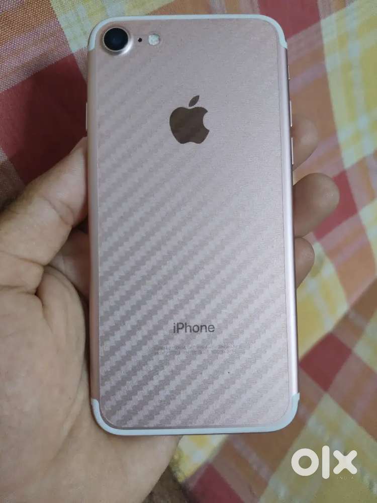 iPhone 7 128GB baby rose colour. Battery percentage 96%