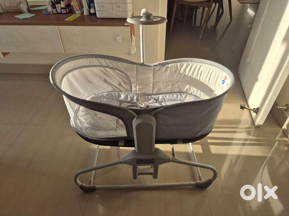 Mastela Deluxe 4-in-1 Bassinet  Excellent Condition  ₹11,000