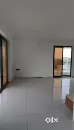Newly constructed 3bhk flat for rent in new Alkapuri area