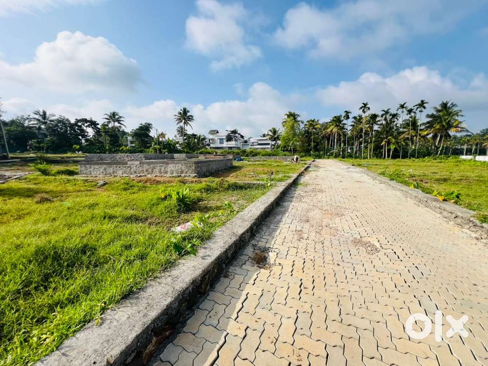 nedumbassery ചെങ്ങമനാട് 5,7,10,20cent house പ്ലോട്ടുകൾ  സെന്റ് 4lakh