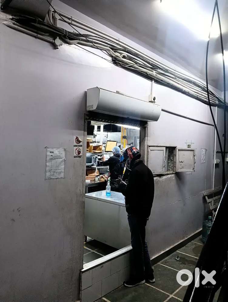 Cook ka kaam h cloud kitchen me