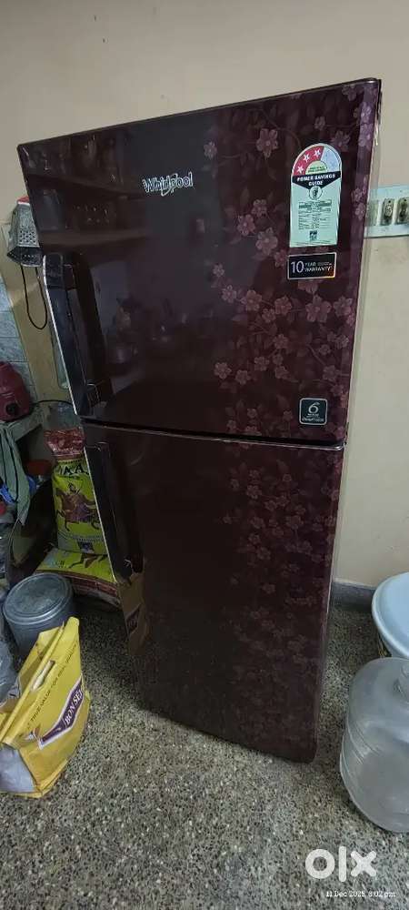 Whirlpool 2-Door Deep Cool Fridge – Excellent Condition