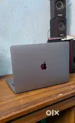 MacBook pro 2018 i5 8gb 256 gb
