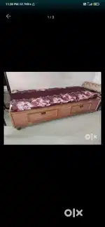 It's a bed with palang