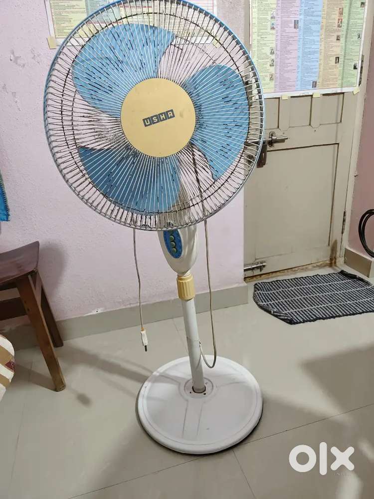 Pedestal fan usha