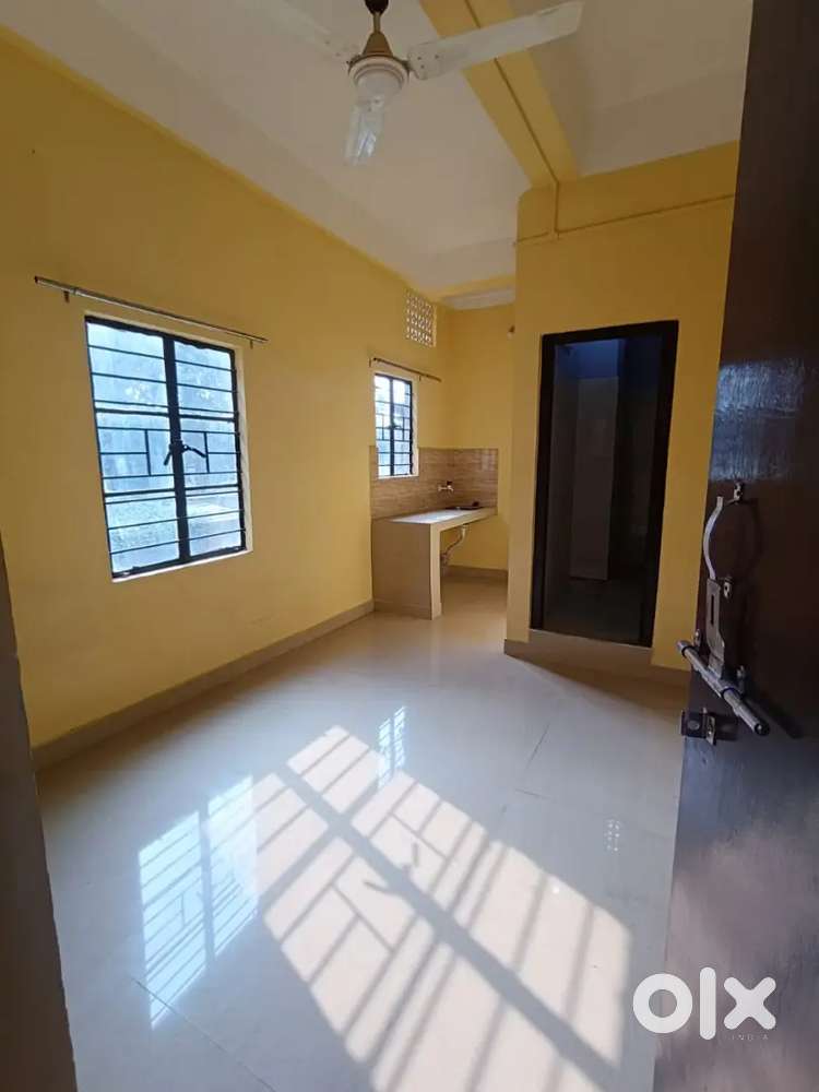 Independent Single room at Ghy Club