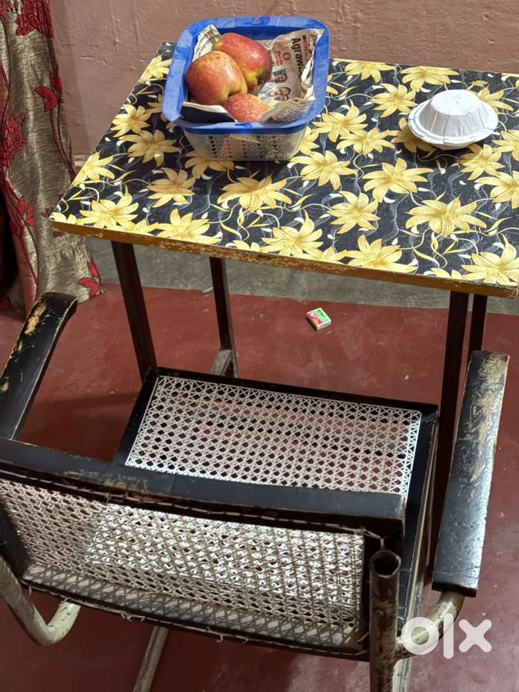 Table and chair for sell