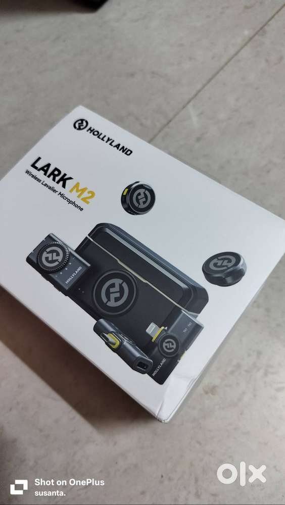 Hollyland Lark M2 Wireless Lapel Microphone Combo for iPhone, Android,