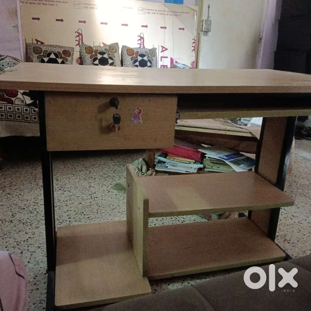 Wooden computer table