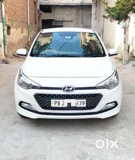 Hyundai Elite i20 Sportz 1.4, 2015, Diesel