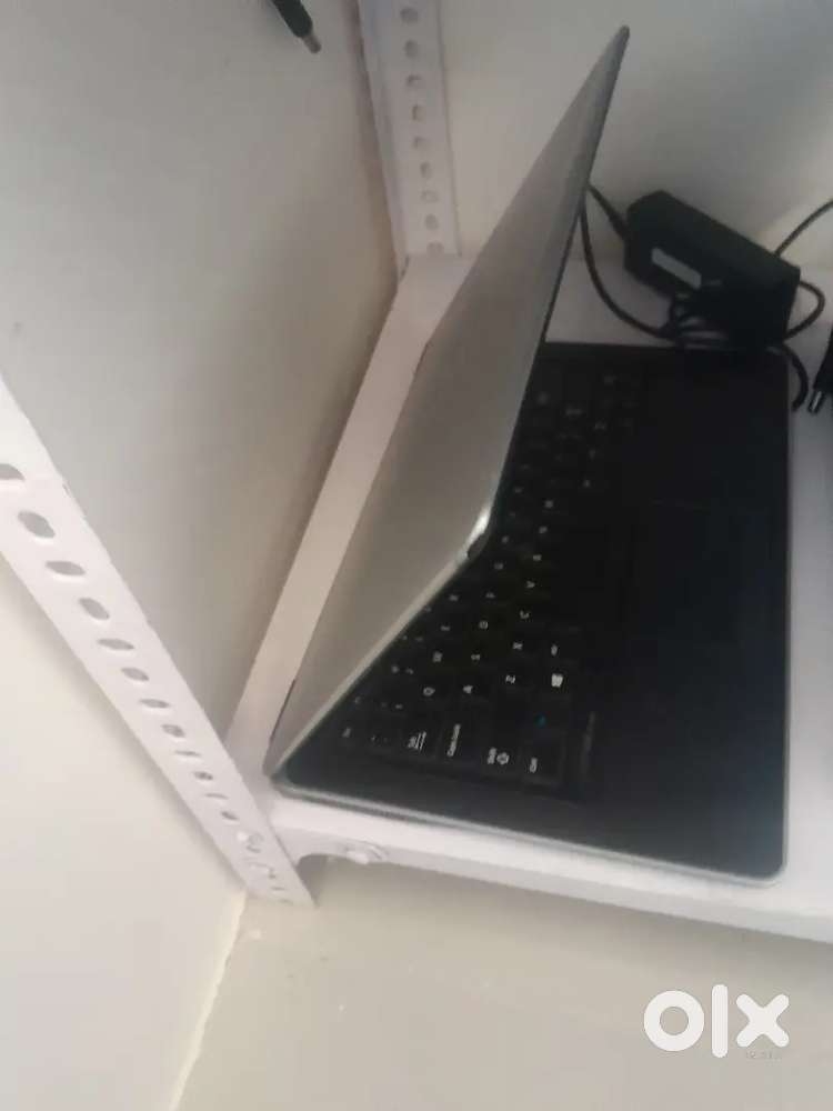 (LPT0682-0686) Dell Latitude  7440 refurbished Laptop