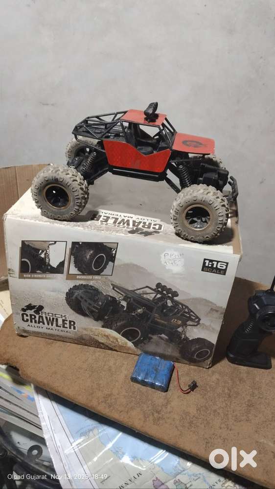 ROCK CRAWLER ALLOY MATERIAL CAR