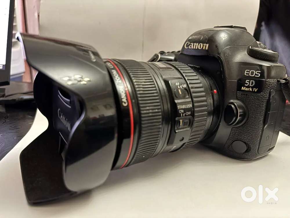 Canon 5D Mark 4 + 24 - 105MM EF Lens