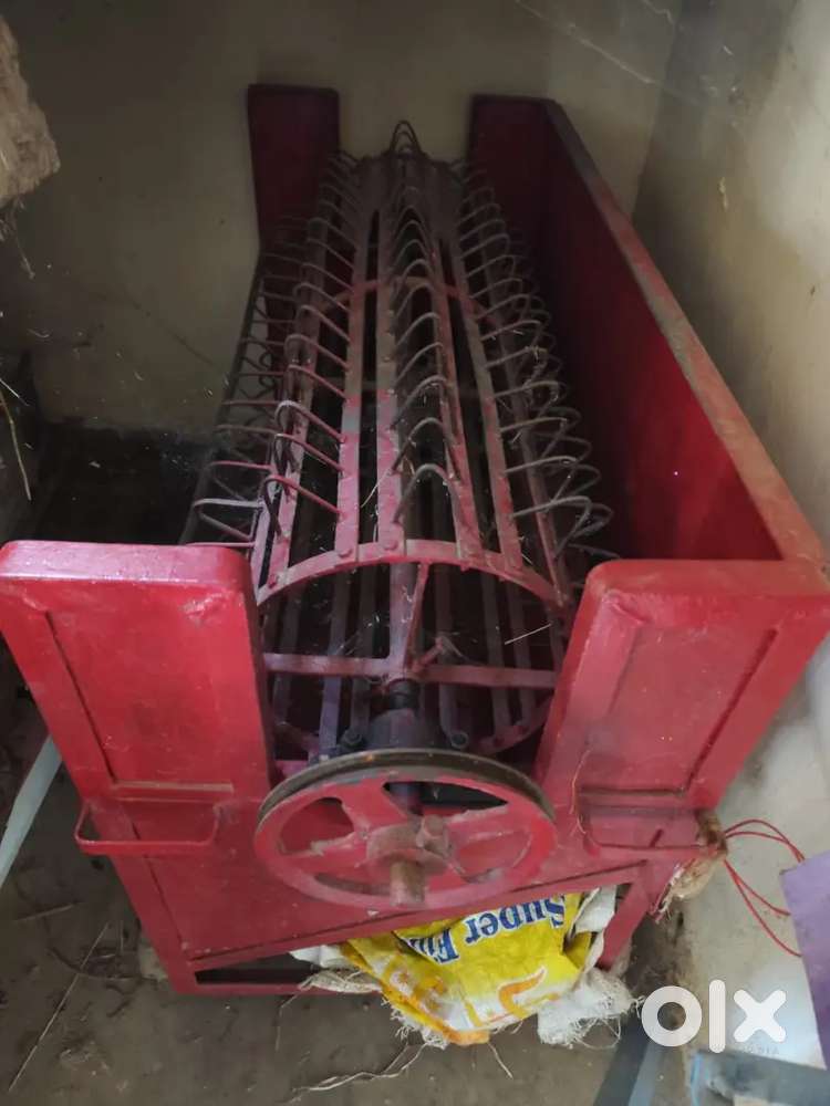 Thresher with motor