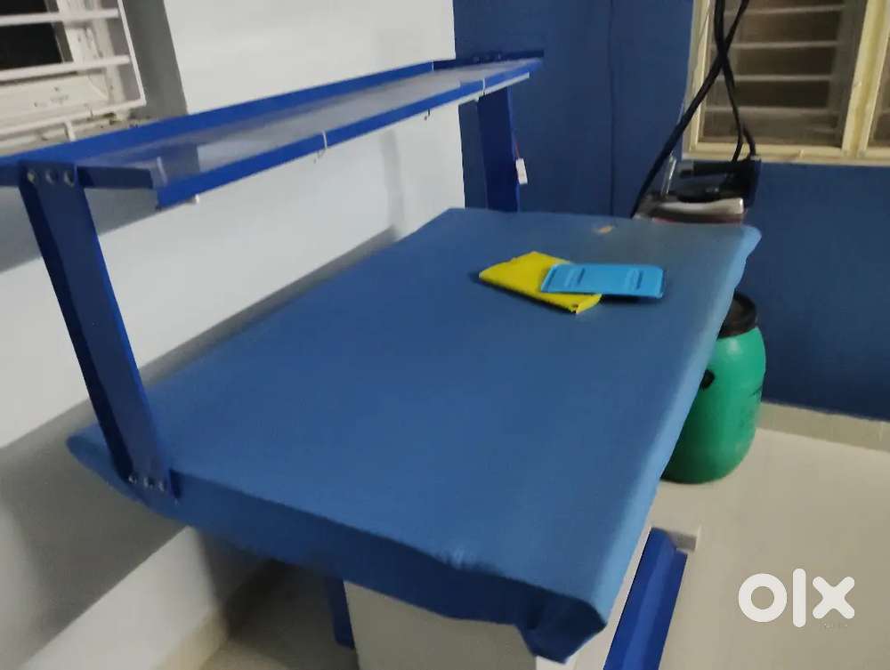 Steam ironing box