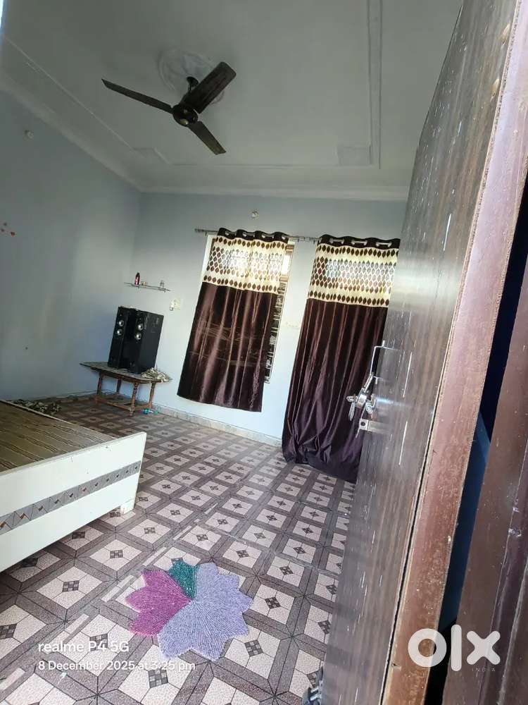 1 room , kitchen , bathroom and balcony.