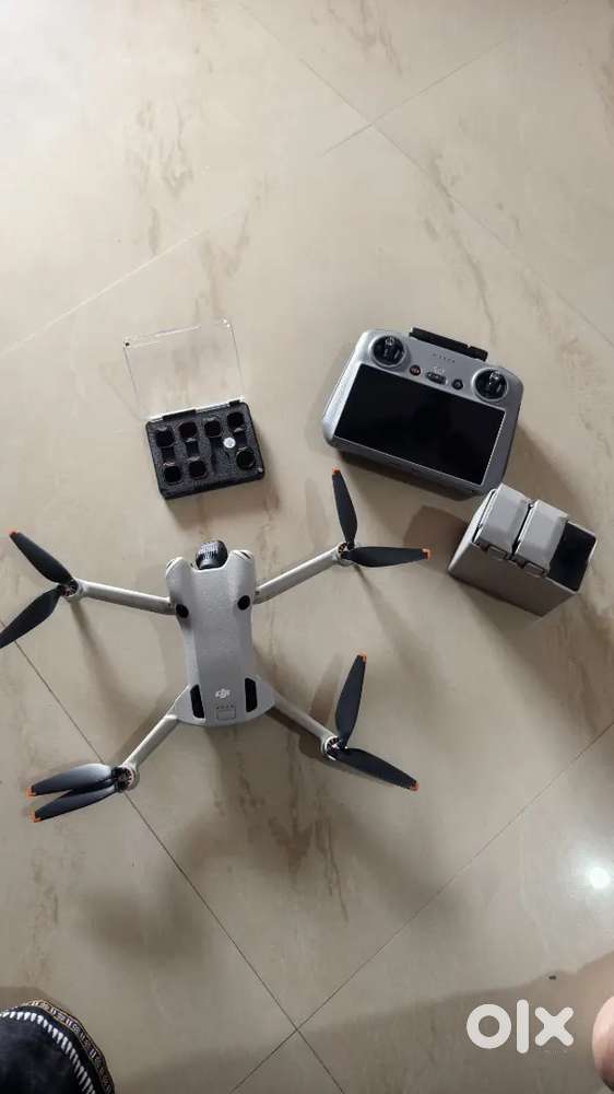 DJI MINI 4 pro plus battery combo with RC2 controller