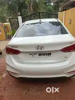 Hyundai Verna 2019 top modal with sun roof