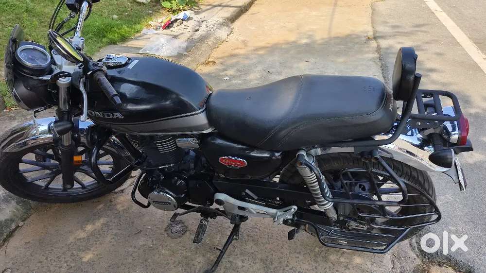 CB350 black bike