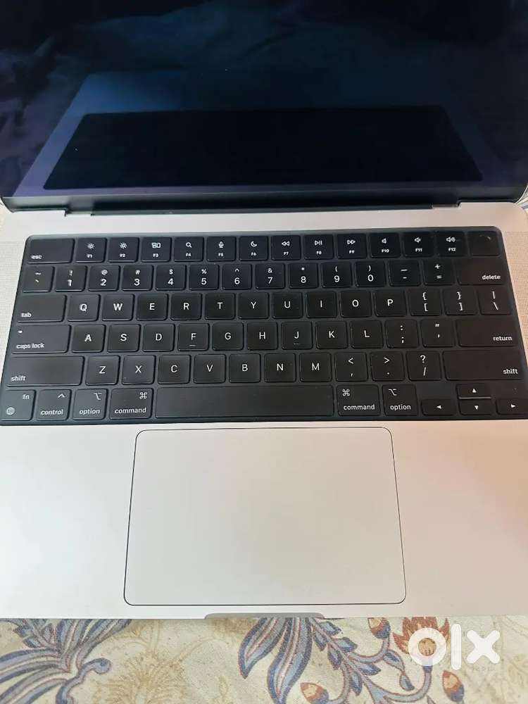Apple macbook m3 pro chip 512gb