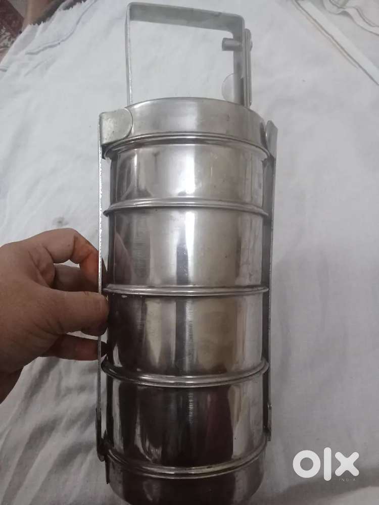 4 खाने वाला भारी टिफिन