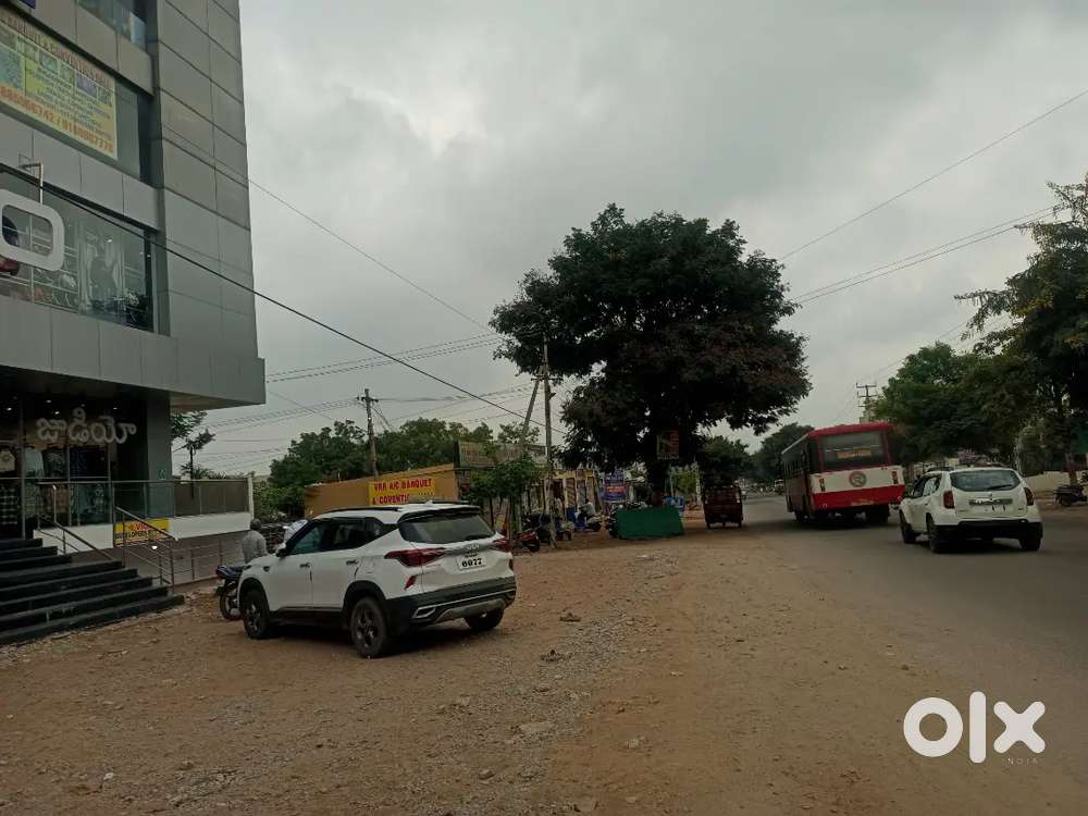 రాంపల్లి క్రాస్ రోడ్లో సిరి హాస్పిటల్ కి దగ్గరలో ఓపెన్ ప్లాట్ కలదు