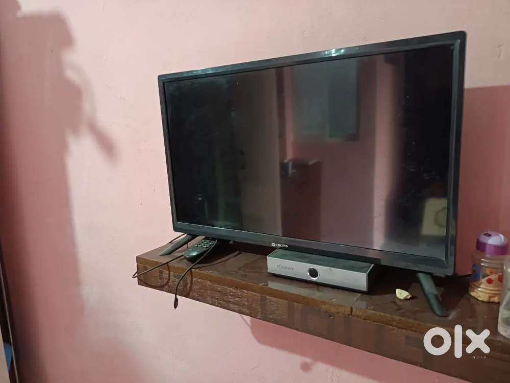 Crown lcd tv