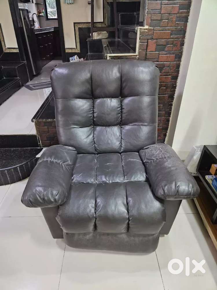 Pepper fry Recliner single seater x 1 @ Vashi sector 29