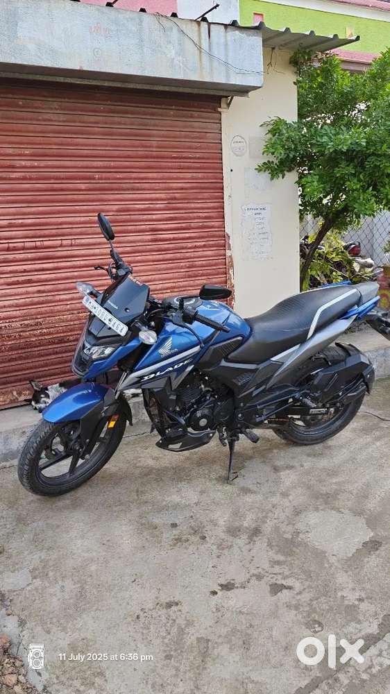 HONDA   X-BLADE