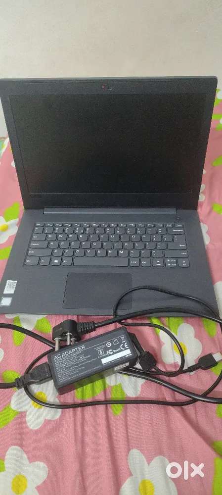 Lenovo laptop with cahrger