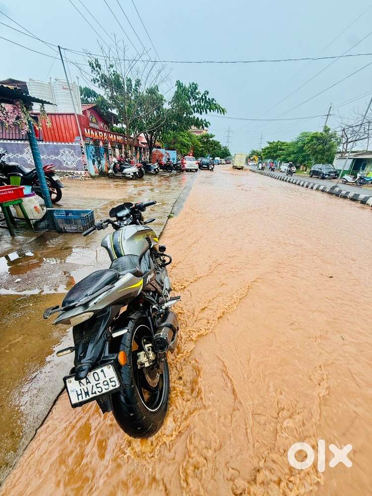 New lock set , both tyres , new battery