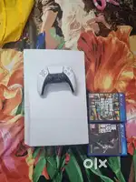 Ps5 white with two games