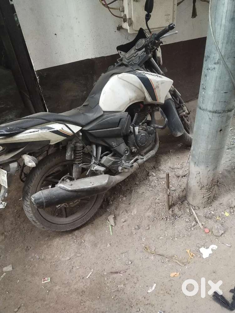 tvs apache rtr 160 white colour