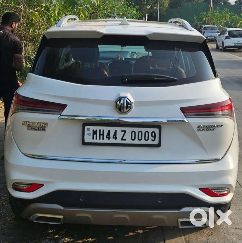 MG Hector Plus 2022 diesel top end(sharp) 6 seater with 4 captain seat