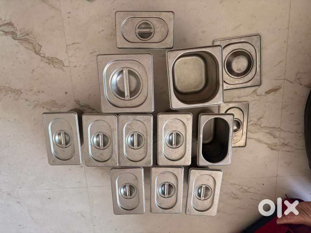 SS GN pans with lids